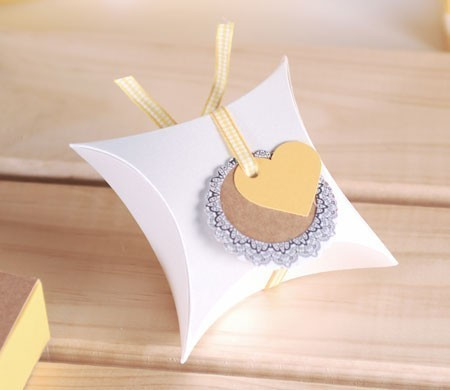 Scatola Regalo con Fascia e Cuore