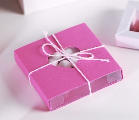 Romantica scatola rosa con cuore