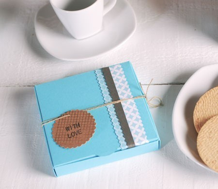 Scatola blu per cookies e...