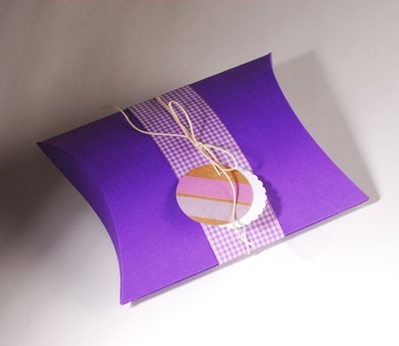 Scatolina regalo con etichette rotonde
