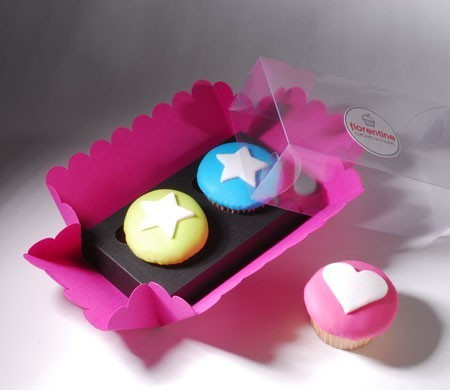Scatola rosa e nera per due cupcake