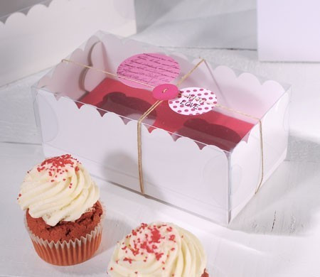 Scatola per due cupcake decorata con bottoni