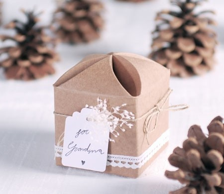 Originale scatola regalo con cordino