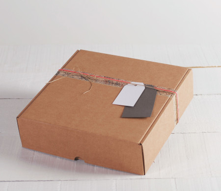Caja de envíos decorada