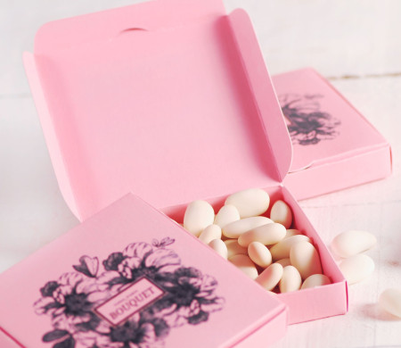 Scatola quadrata con personalizzazione Scatola quadrata con personalizzazione