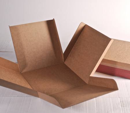 Caja cuadrada de envíos con...