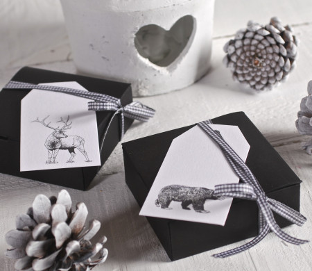 Scatola regalo decorata con...