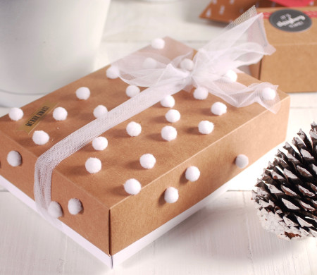Scatola per Natale con pon pon