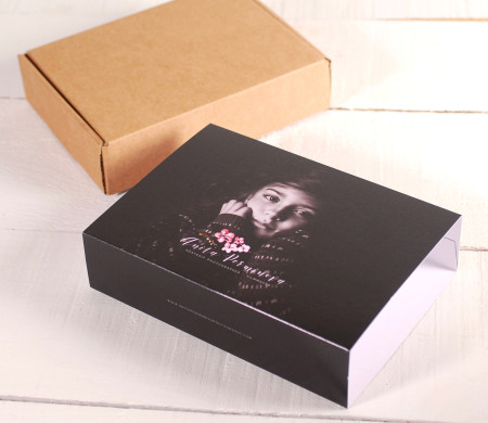 Scatola con fascia di foto personalizzabile Scatola con fascia di foto personalizzabile