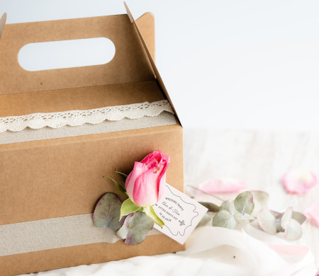 Scatola Wedding Party. Riempila con gli accessori Scatola Wedding Party. Riempila con gli accessori