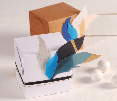 Scatola da regalo quadrata decorata