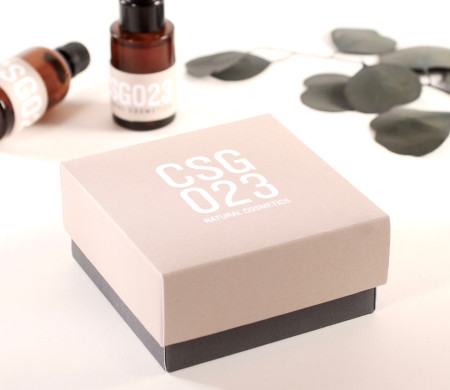 Scatola foderata per regalare cosmetici Scatola foderata per regalare cosmetici