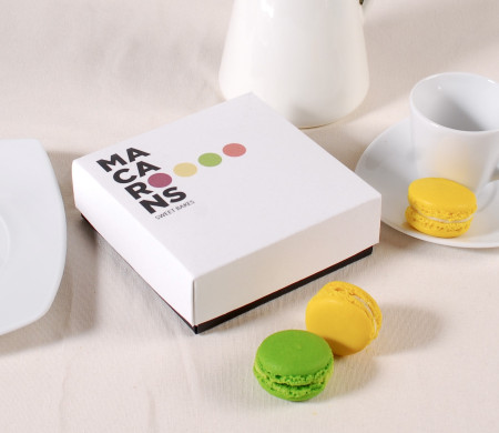 Scatola quadrata per regalare macarons.