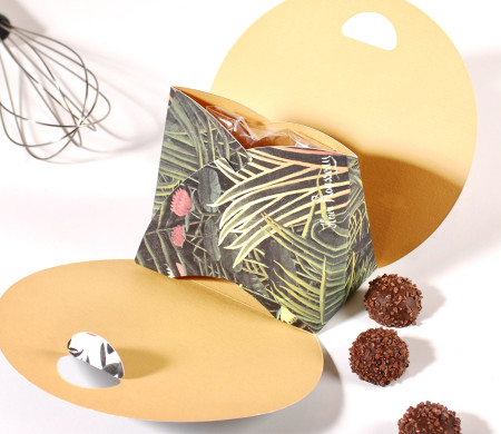 Sacchetto di cartone per cioccolatini fatti a mano Sacchetto di cartone per cioccolatini fatti a mano