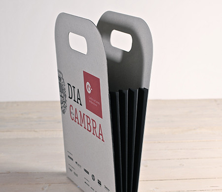Sacchetto in cartone con stampa personalizzata Sacchetto in cartone con stampa personalizzata