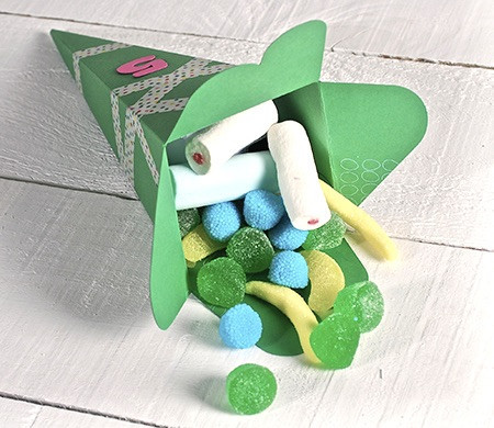 Cono di cartone per le feste