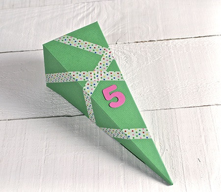 Cono di cartone per le feste