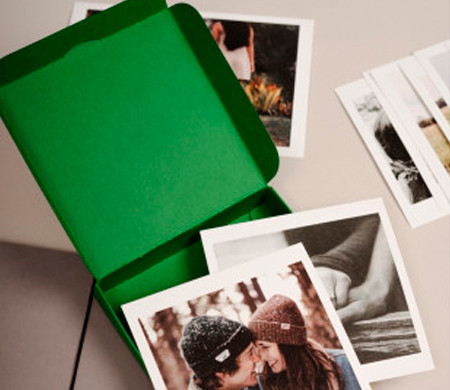 Scatola verde per polaroid
