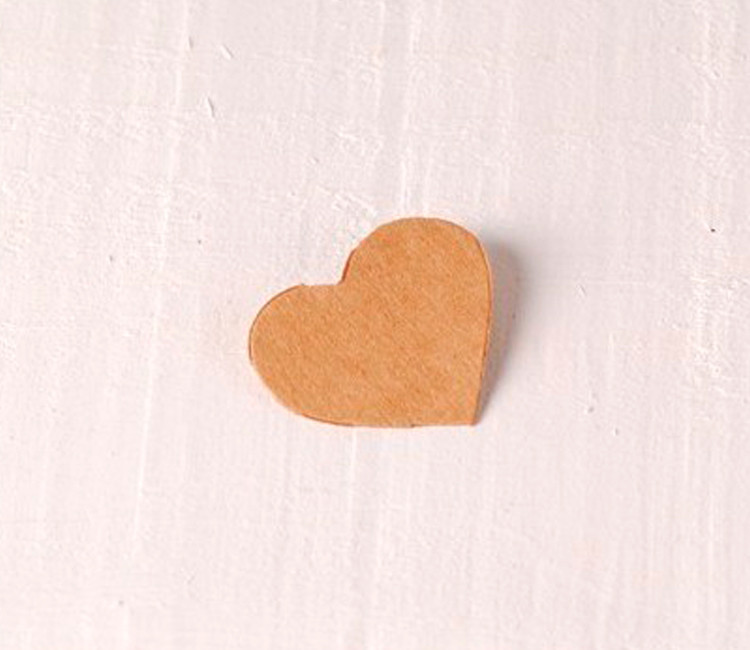 10 cuori in cartone