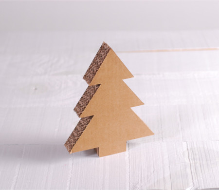 Albero di Natale in cartone per le decorazioni