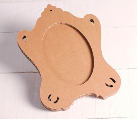 Cornice ovale in cartone per decorazioni
