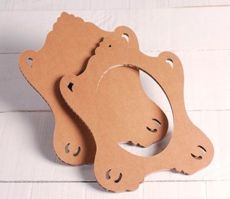Cornice ovale in cartone per decorazioni