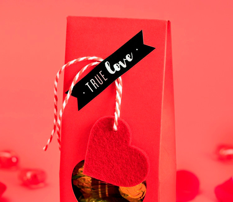 Ciondolo in feltro a forma di cuore: che amore…