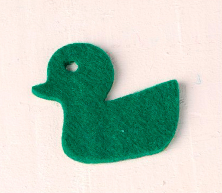 Simpatica decorazione in feltro a forma di paperella per i regali