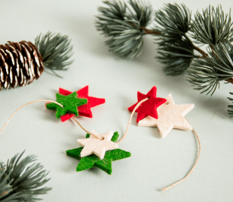 Stelle decorative in feltro da appendere