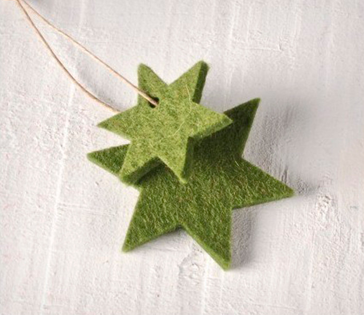 Stelle decorative in feltro da appendere