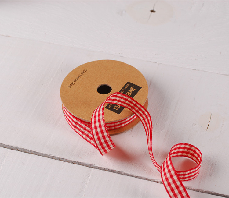 Nastro grosgrain a quadretti vichy per decorare i tuoi regali Nastro grosgrain a quadretti vichy per decorare i tuoi regali