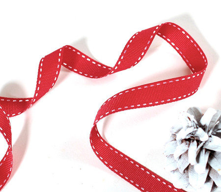 Nastro grosgrain rosso per avvolgere i tuoi regali