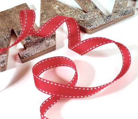 Nastro grosgrain rosso per avvolgere i tuoi regali