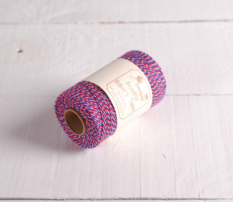 Baker's twine tricolore per decorare regali e opere di bricolage Baker's twine tricolore per decorare regali e opere di bricolage
