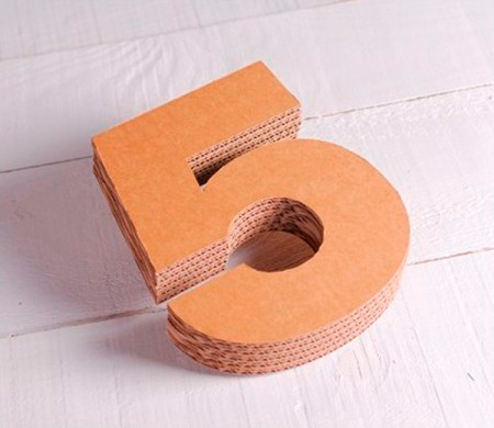 Numeri decorativi in cartone