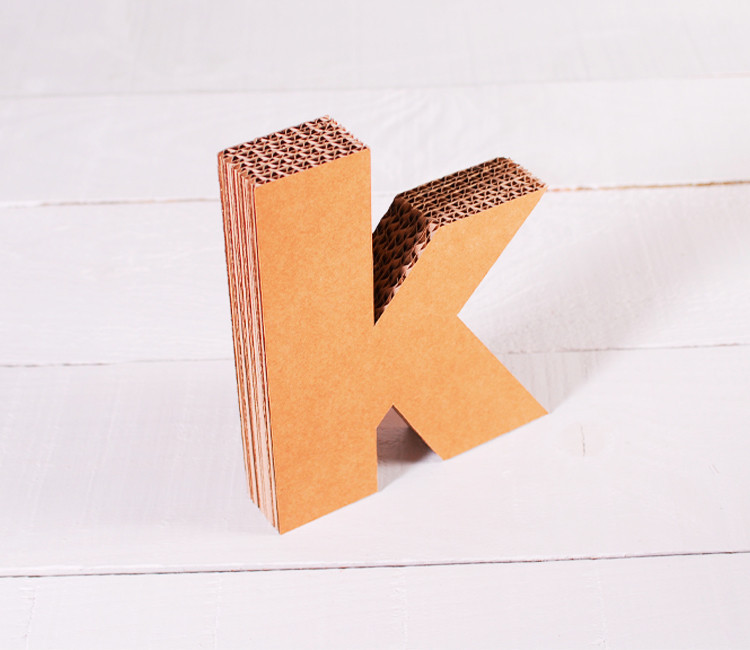 Lettere minuscole in cartone per le decorazioni Lettere minuscole in cartone per le decorazioni