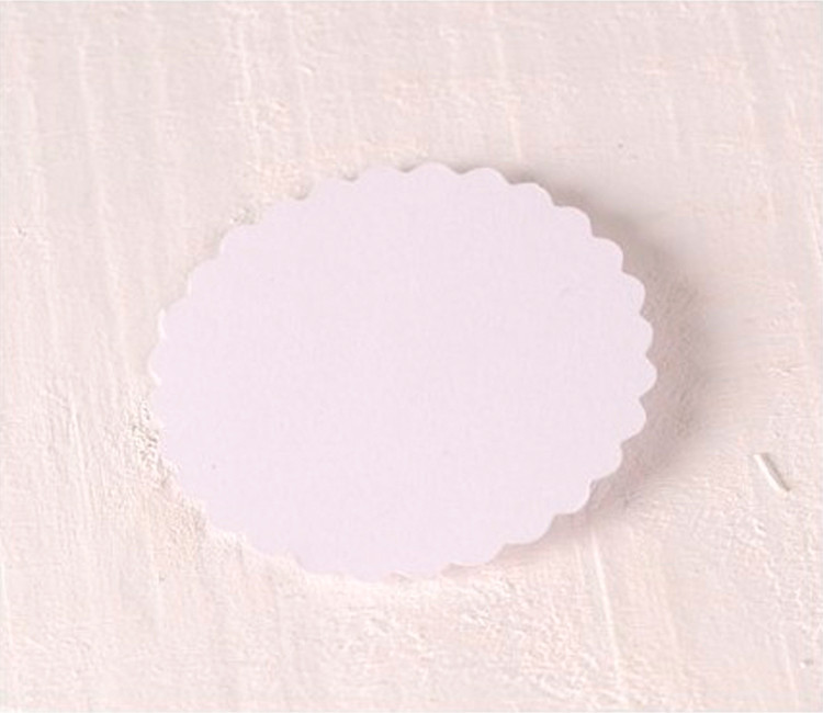 Etichette con bordo ondulato per regali originali