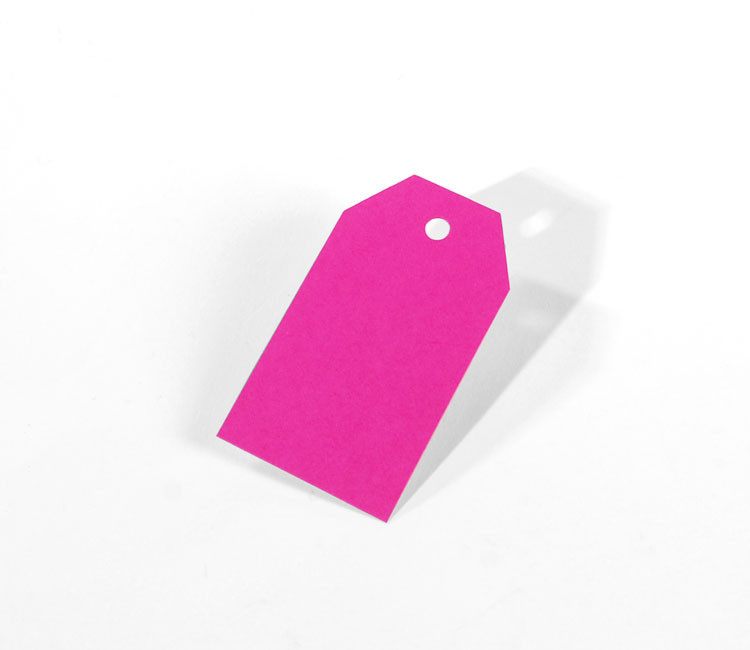 Piccole etichette in cartone per regali creativi