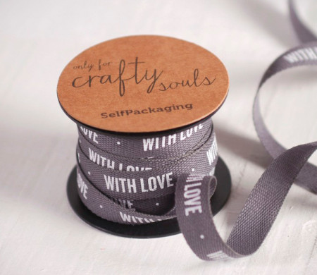 Nastro regalo “With love” per un regalo fatto con il cuore