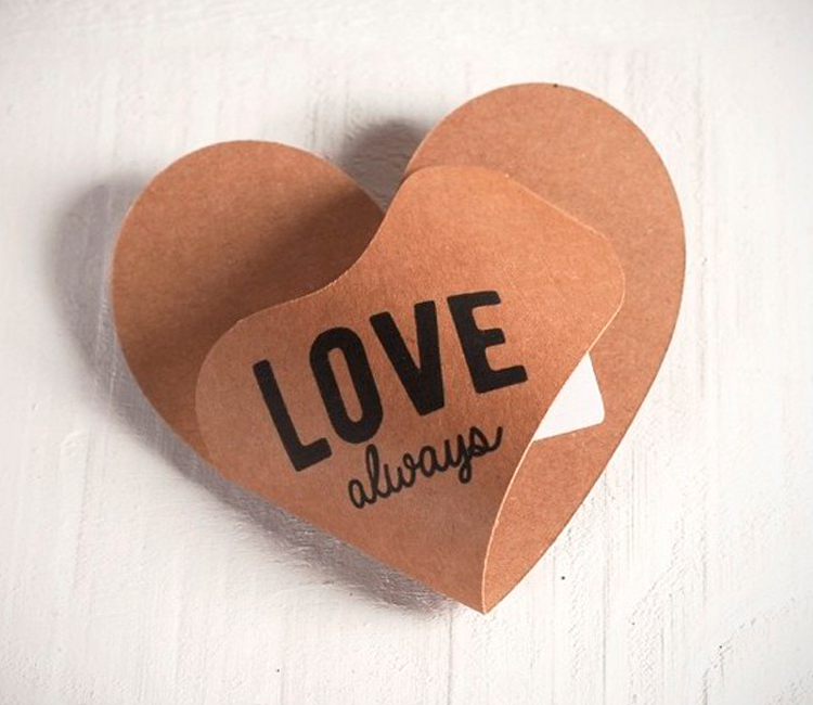 Scatola a Cuore per Buoni o Biglietti Scatola a Cuore per Buoni o Biglietti