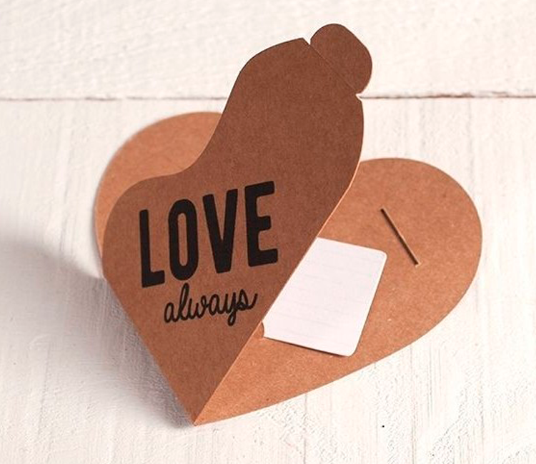 Scatola a Cuore per Buoni o Biglietti Scatola a Cuore per Buoni o Biglietti