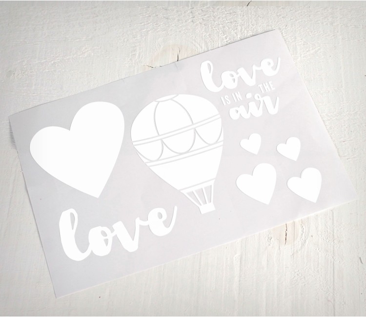 Vinile decorativo "Love is in the air" Vinile decorativo "Love is in the air"