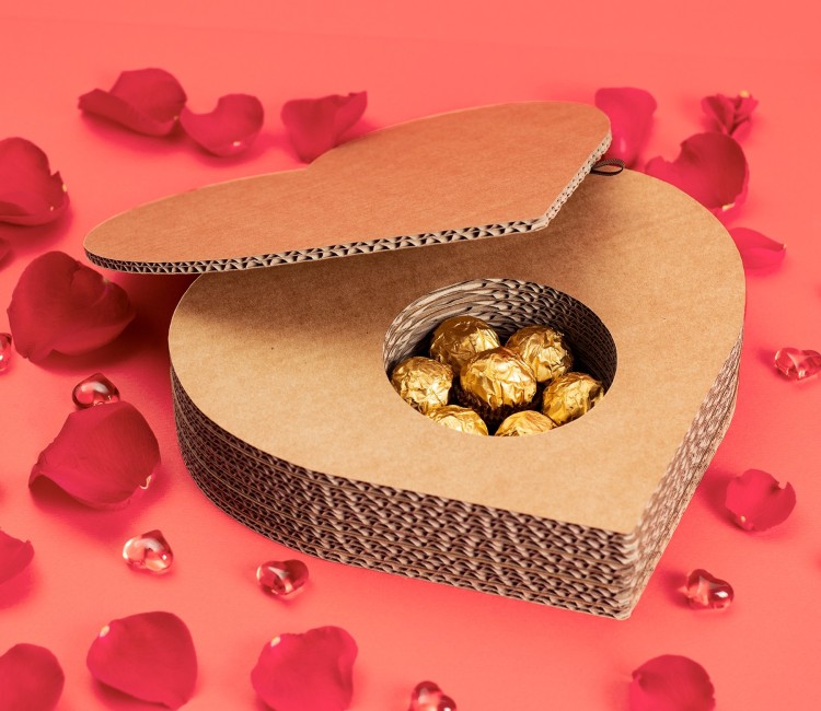 Un regalo fatto con il cuore (decorativo in cartone)! Un regalo fatto con il cuore (decorativo in cartone)!