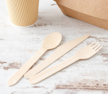 Set di posate in legno