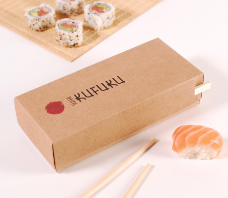 Scatola di cartone con scanalatura porta-bastoncini per sushi