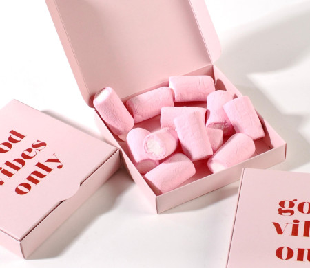 Scatola quadrata rosa per...