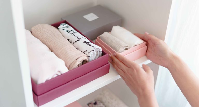 Come fare scatole di cartone per conservare i vestiti senza disperarsi. -  Selfpackaging Blog