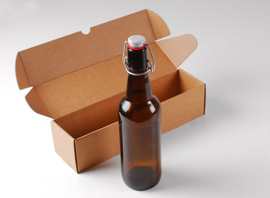 Bottiglia per birra con chiusura automatica