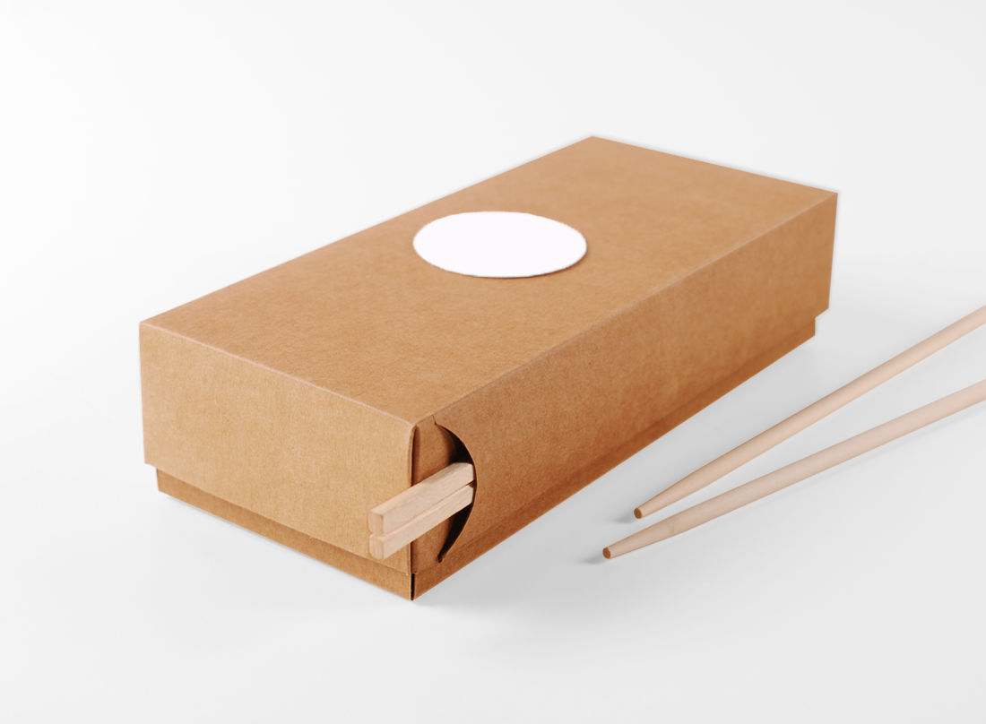 Scatola di cartone per sushi con porta-bastoncini